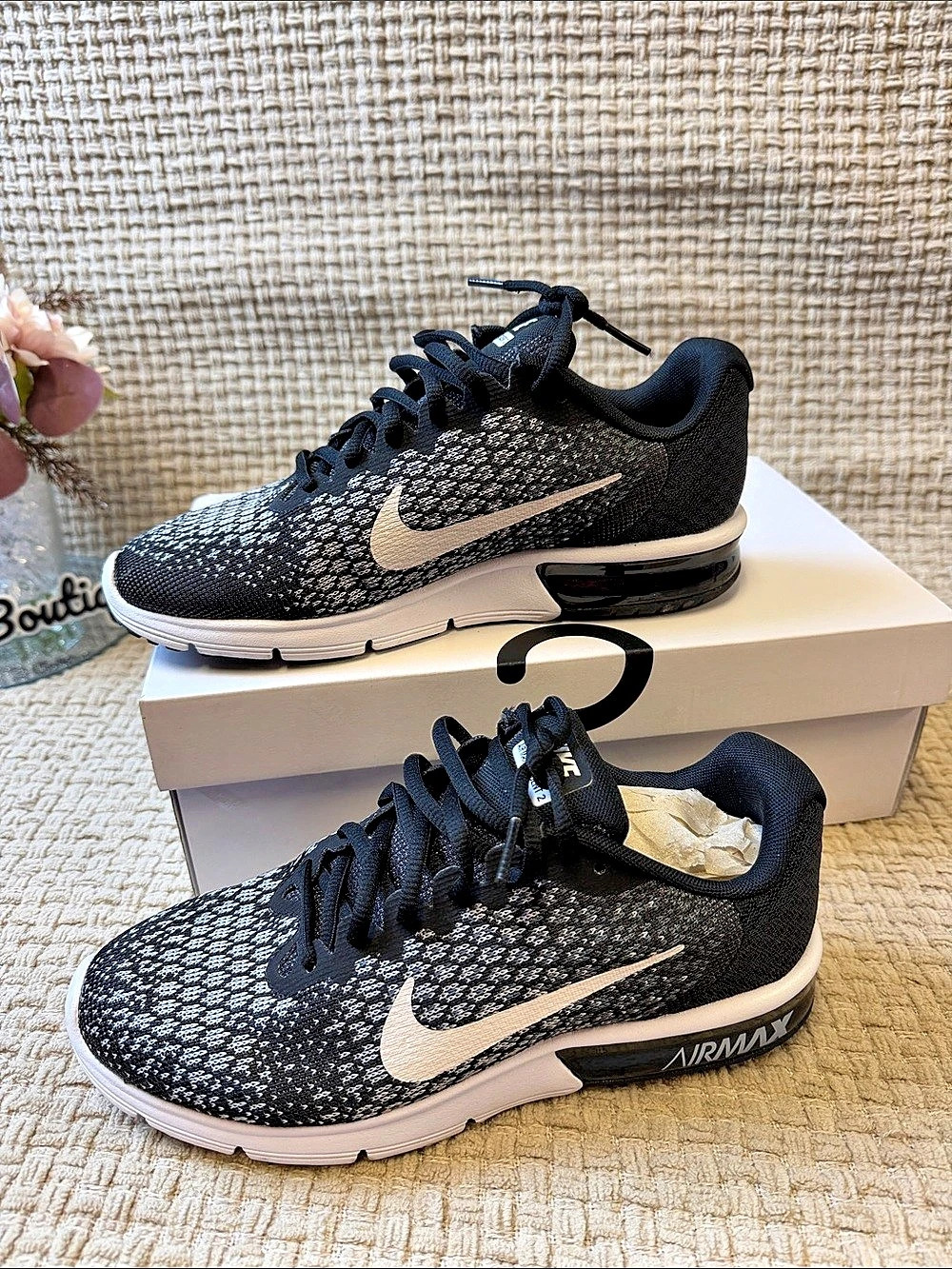 Nike Air Max 270 Black & White Like New